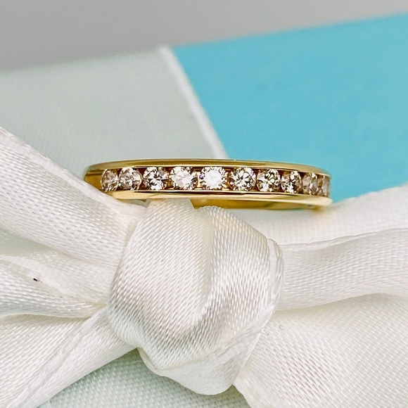 1/2 carat natural diamond band 14k yellow gold size 6.5 - Picture 1 of 5